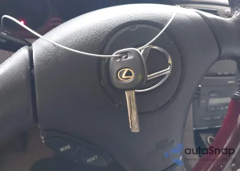 2004 Lexus Es 330 z USA, uszkodzony, nr VIN JTHBA30G745037185